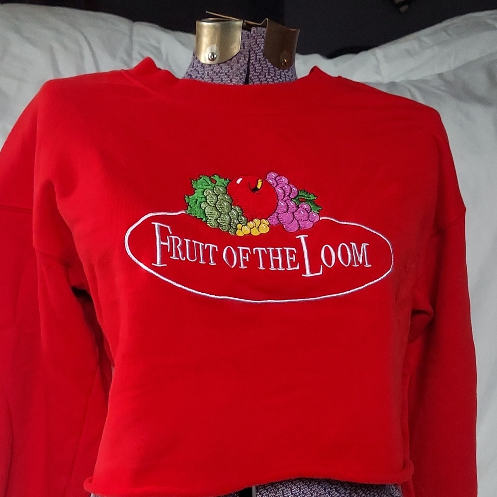Embroidered Fruit of the Loom long sleeve crop top sweat shirt Small